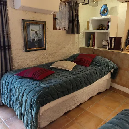 Bed and Breakfast Mas Peu Del Causse 3*